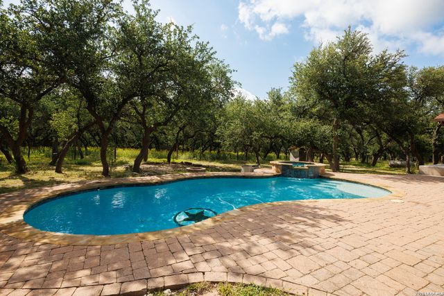 2471 OAK RUN DR, Wimberley, TX 78676