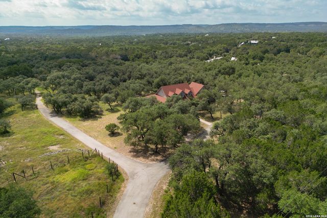 2471 OAK RUN DR, Wimberley, TX 78676