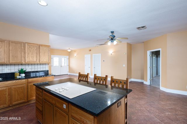 7405 S LAND GRANT Road, Hereford, AZ 85615