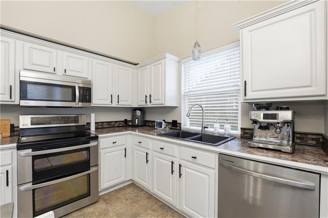 2616 SW Winchester Drive, Lee's Summit, MO 64063