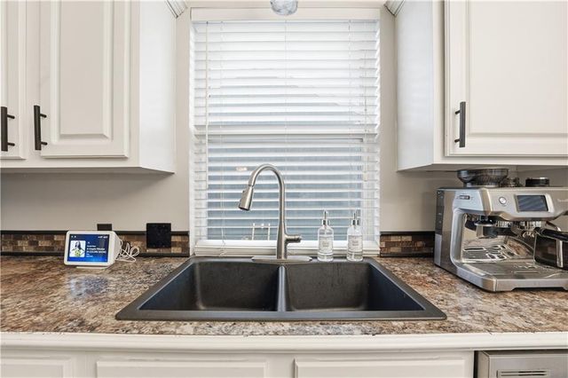 2616 SW Winchester Drive, Lee's Summit, MO 64063