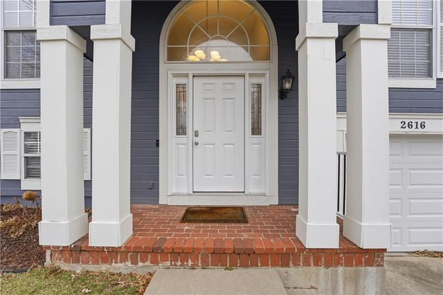 2616 SW Winchester Drive, Lee's Summit, MO 64063