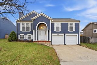 2616 SW Winchester Drive, Lee's Summit, MO 64063