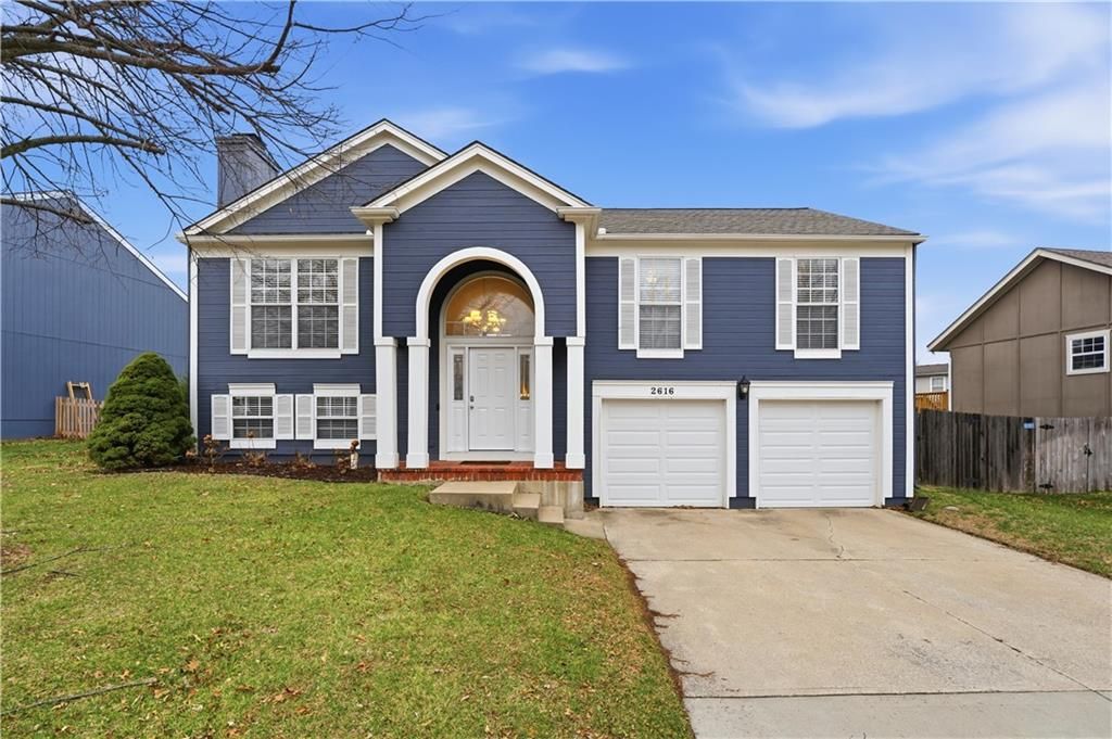 2616 SW Winchester Drive, Lee's Summit, MO 64063