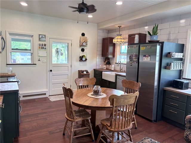 4815 Main St, Mcdonald, PA 15057