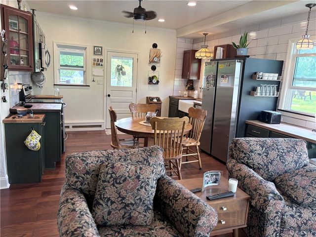 4815 Main St, Mcdonald, PA 15057
