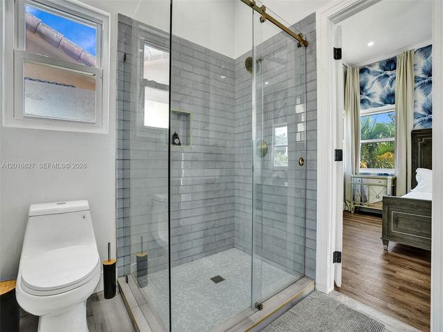 1128 Tyler St, Hollywood, FL 33019