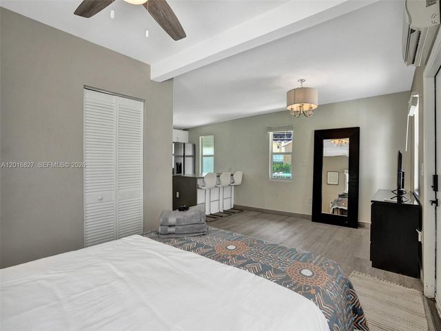 1128 Tyler St, Hollywood, FL 33019