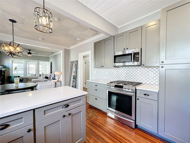 16 N LAWSONA BOULEVARD, Orlando, FL 32801