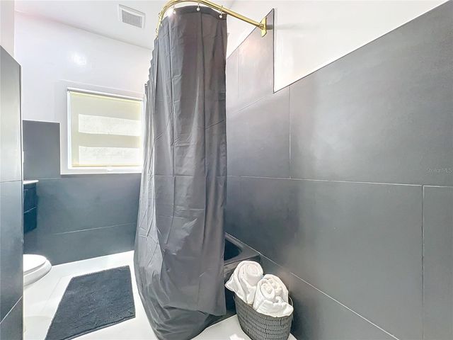 16 N LAWSONA BOULEVARD, Orlando, FL 32801