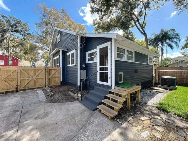 16 N LAWSONA BOULEVARD, Orlando, FL 32801