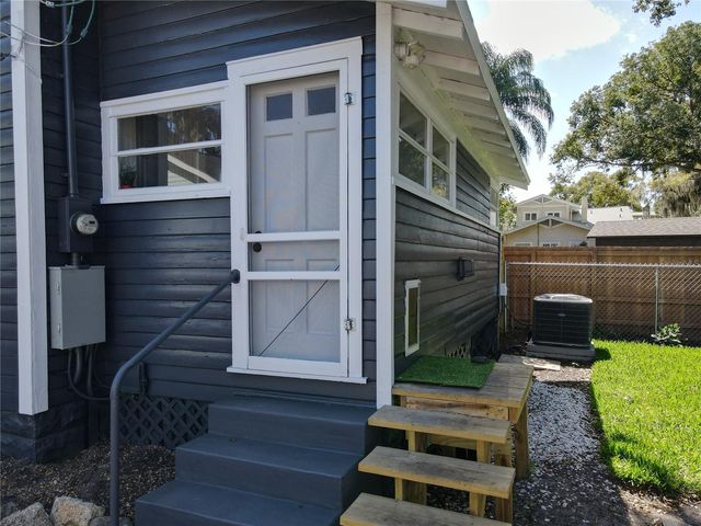 16 N LAWSONA BOULEVARD, Orlando, FL 32801