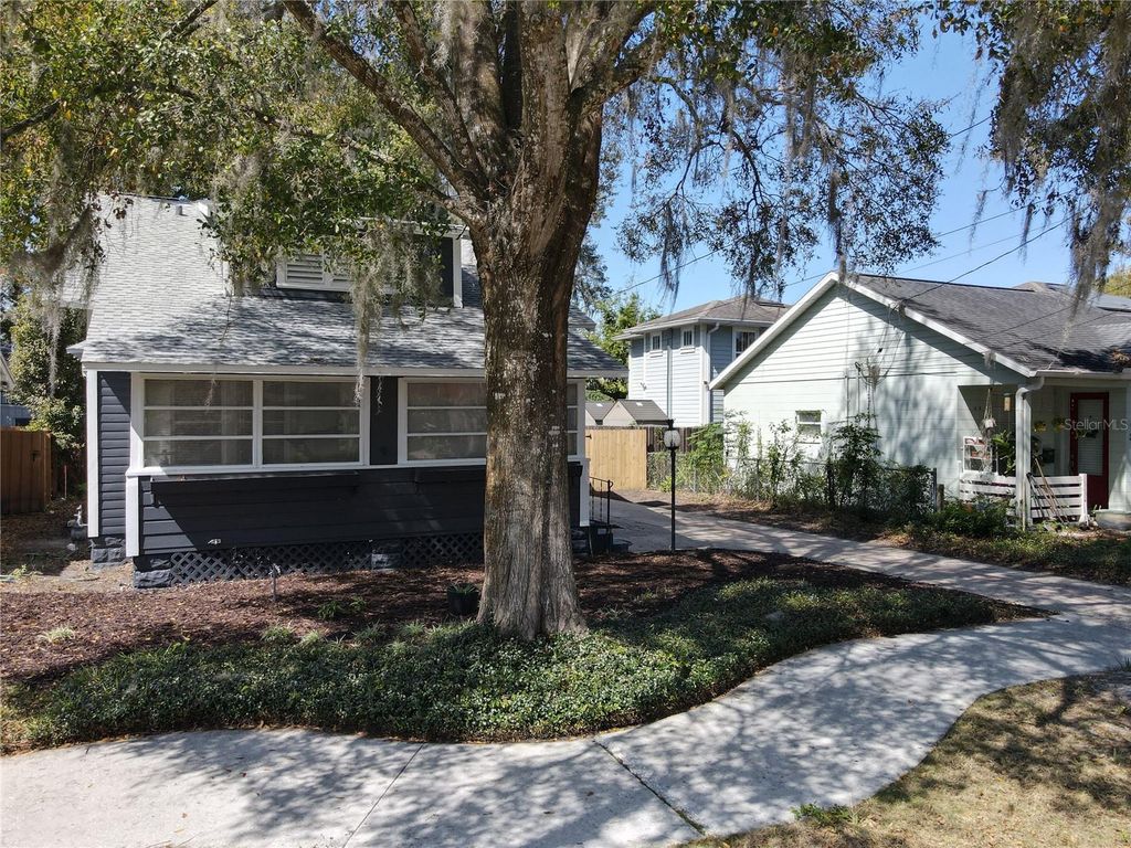 Image 2 of property listing at 16 N LAWSONA BOULEVARD, Orlando, FL 32801