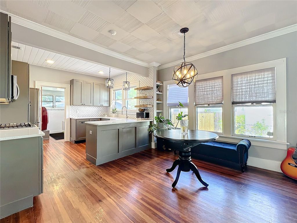 Image 18 of property listing at 16 N LAWSONA BOULEVARD, Orlando, FL 32801