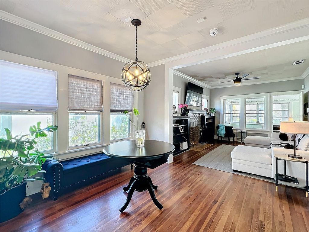 Image 19 of property listing at 16 N LAWSONA BOULEVARD, Orlando, FL 32801