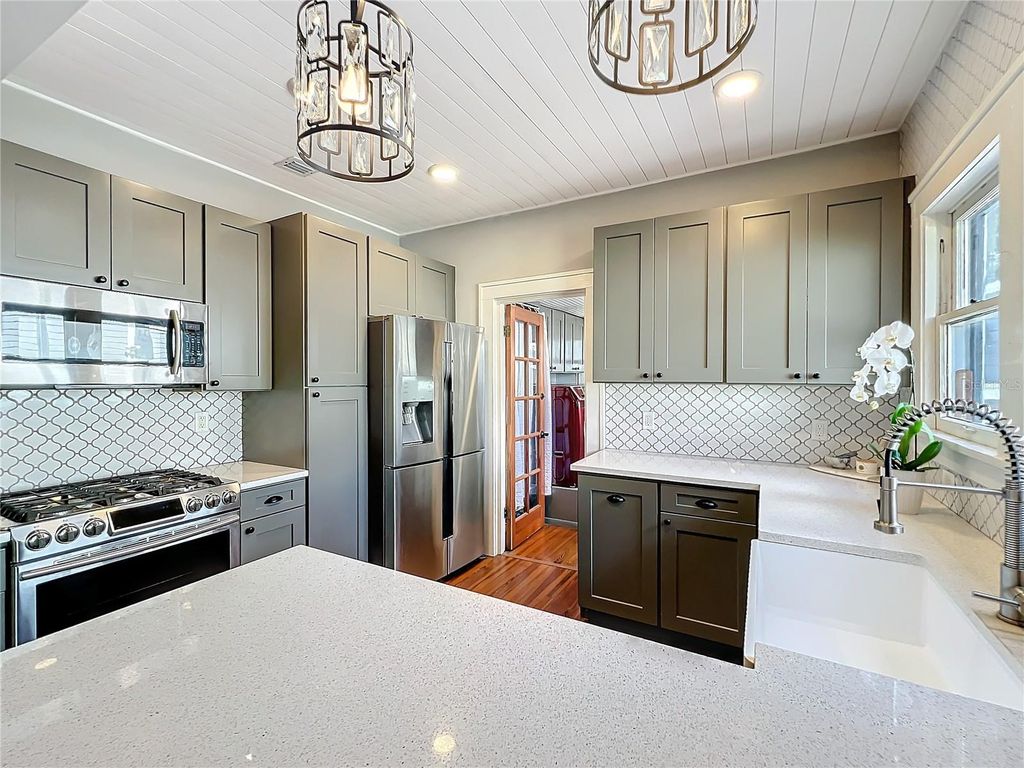 Image 20 of property listing at 16 N LAWSONA BOULEVARD, Orlando, FL 32801