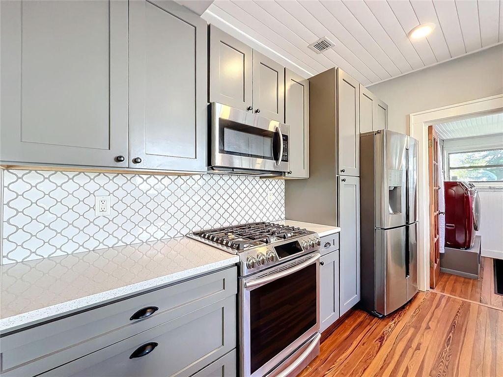 Image 21 of property listing at 16 N LAWSONA BOULEVARD, Orlando, FL 32801