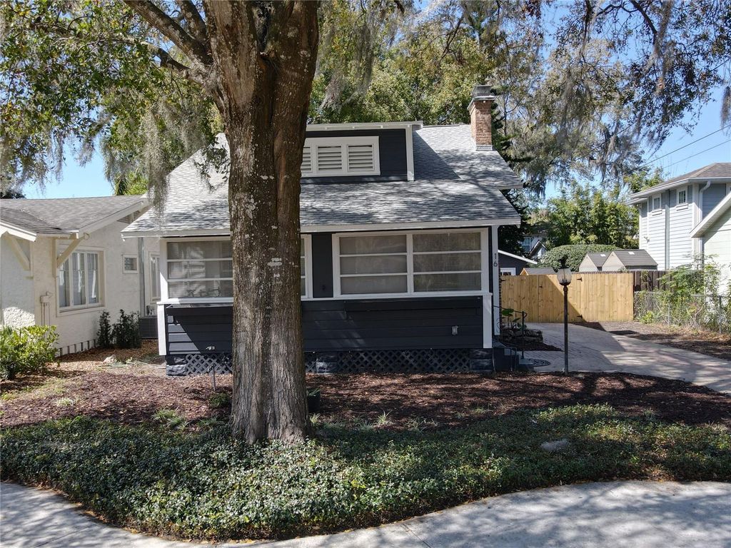 Image 4 of property listing at 16 N LAWSONA BOULEVARD, Orlando, FL 32801