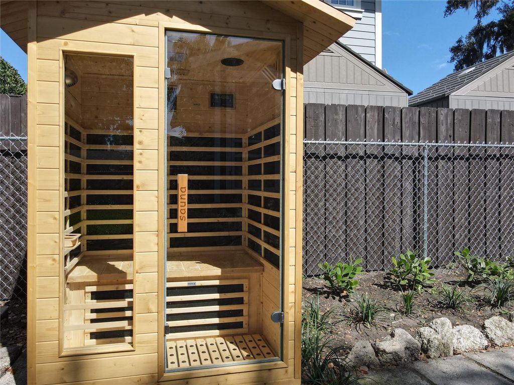 Image 51 of property listing at 16 N LAWSONA BOULEVARD, Orlando, FL 32801