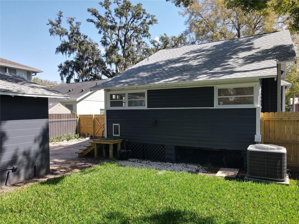 Image 55 of property listing at 16 N LAWSONA BOULEVARD, Orlando, FL 32801