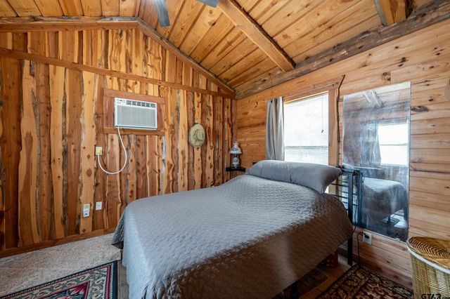 368 County Road 3318, Jacksonville, TX 75766