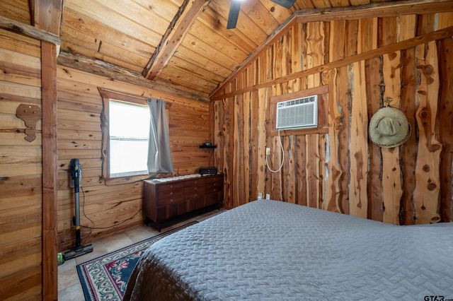 368 County Road 3318, Jacksonville, TX 75766