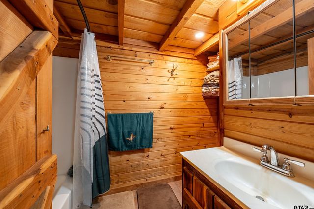 368 County Road 3318, Jacksonville, TX 75766