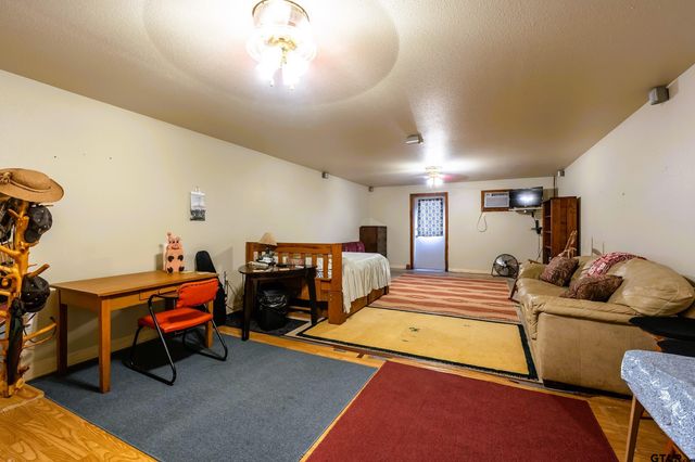 368 County Road 3318, Jacksonville, TX 75766