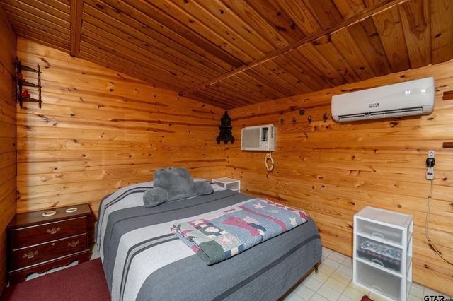 368 County Road 3318, Jacksonville, TX 75766