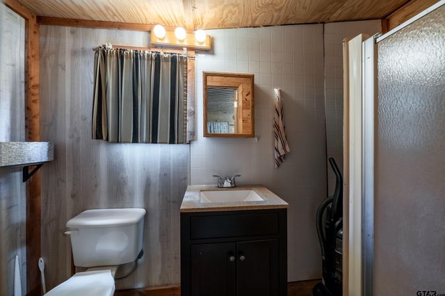 368 County Road 3318, Jacksonville, TX 75766