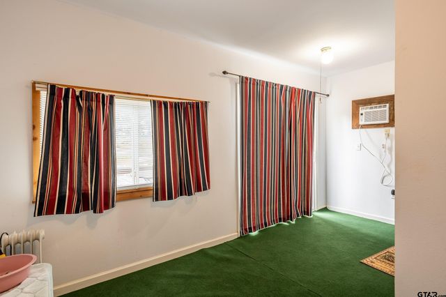 368 County Road 3318, Jacksonville, TX 75766