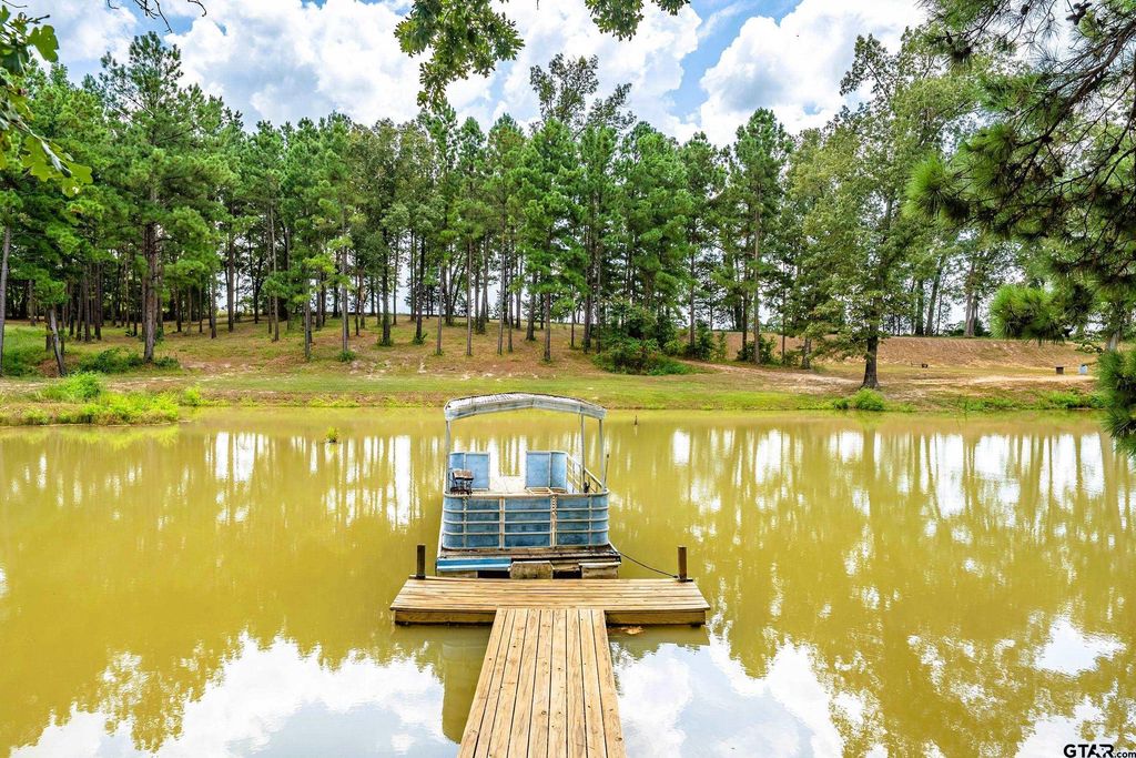 368 County Road 3318, Jacksonville, TX 75766