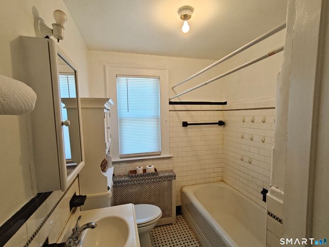 98 Gilbert Avenue 2, New Haven, CT 06511