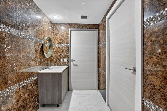 801 S Miami Ave 2805, Miami, FL 33130