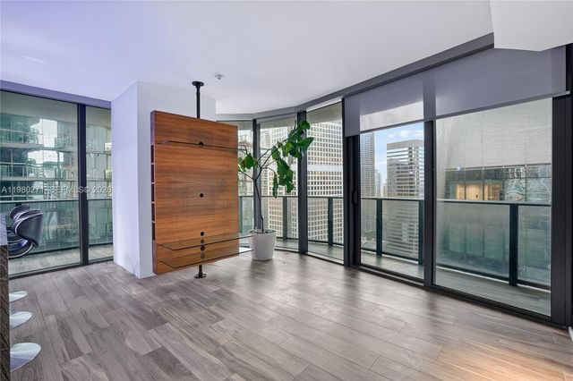 801 S Miami Ave 2805, Miami, FL 33130