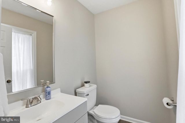 11905 FALLING CREEK DR, Manassas, VA 20112