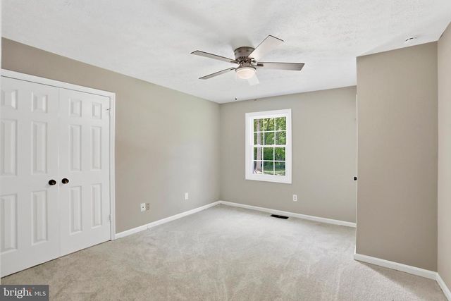 11905 FALLING CREEK DR, Manassas, VA 20112