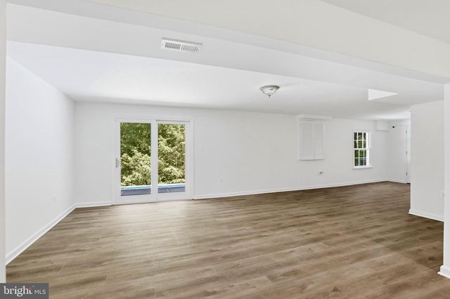 11905 FALLING CREEK DR, Manassas, VA 20112