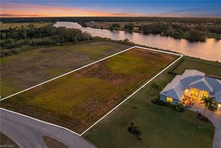 2110 Silk Bay BLVD, Alva, FL 33920