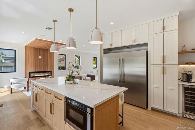 30 Hedge Lane, Westbury, NY 11590