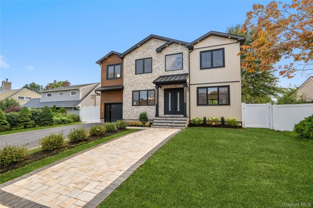 30 Hedge Lane, Westbury, NY 11590