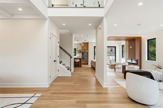 30 Hedge Lane, Westbury, NY 11590