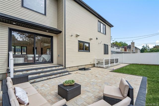 30 Hedge Lane, Westbury, NY 11590