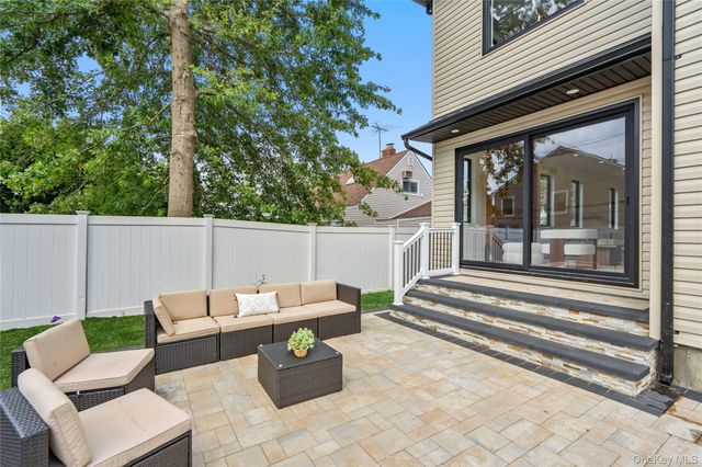 30 Hedge Lane, Westbury, NY 11590