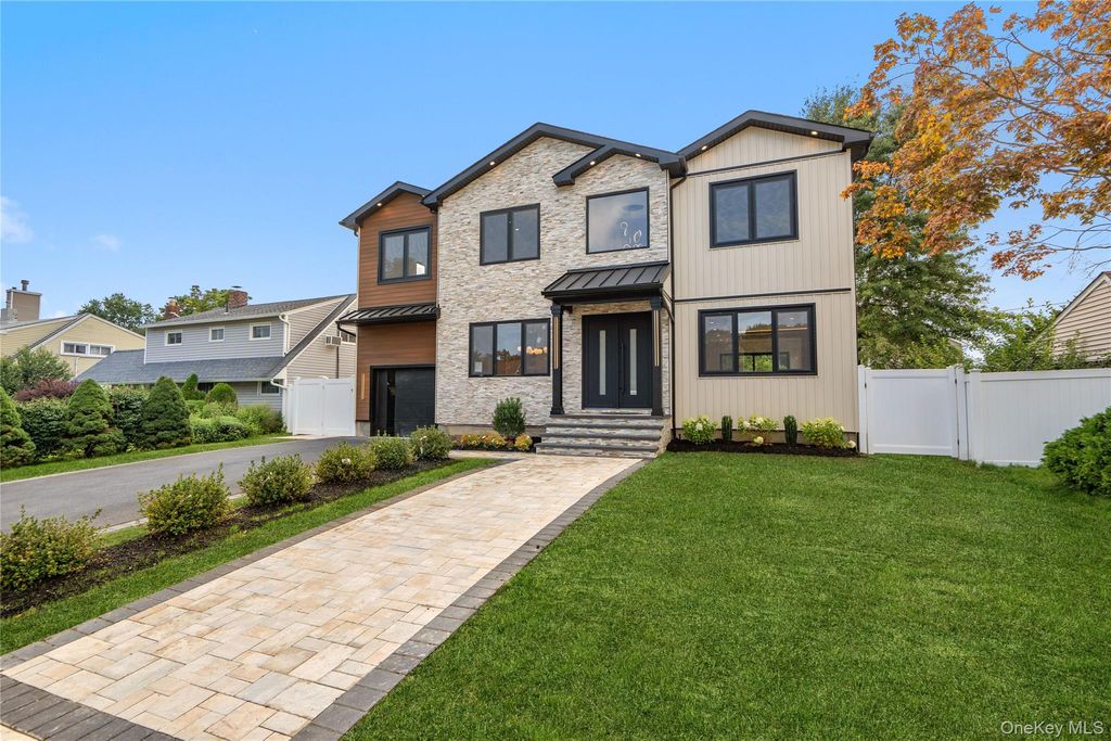 30 Hedge Lane, Westbury, NY 11590 — photo 4