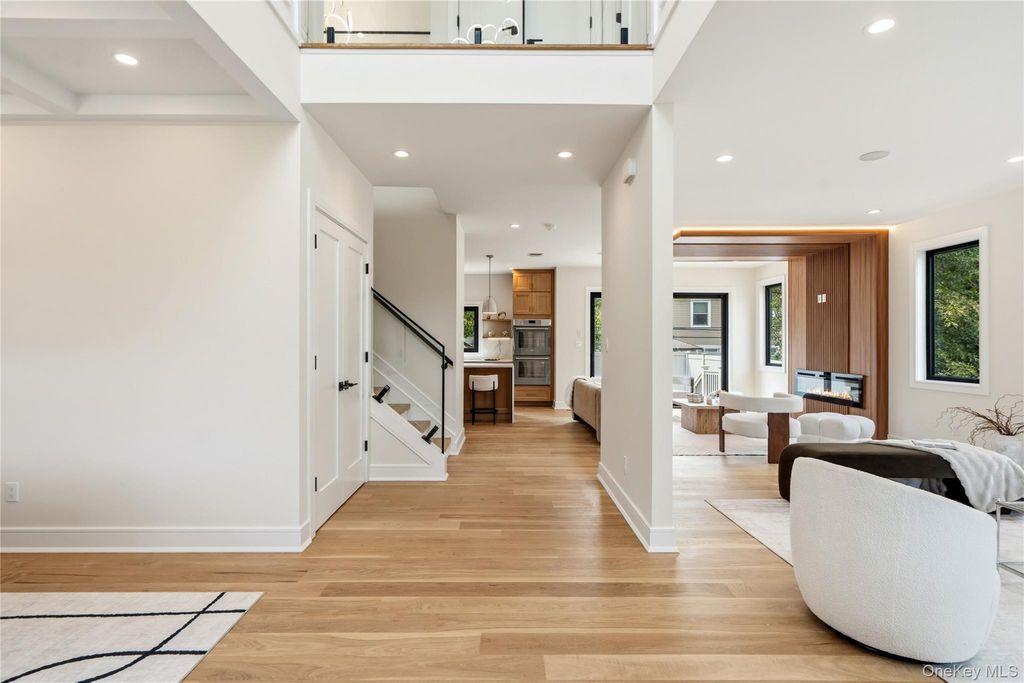30 Hedge Lane, Westbury, NY 11590 — photo 5
