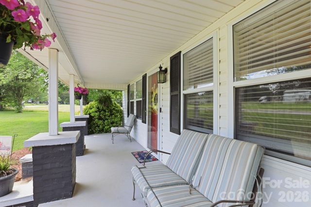 189 Chestnut Grove Road, Statesville, NC 28625