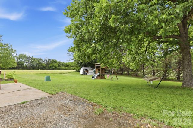 189 Chestnut Grove Road, Statesville, NC 28625