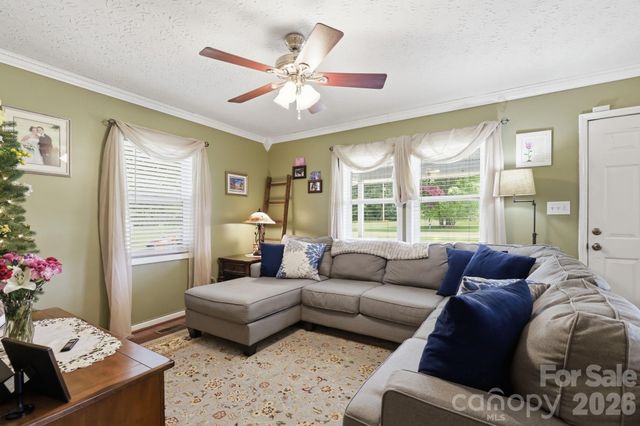 189 Chestnut Grove Road, Statesville, NC 28625
