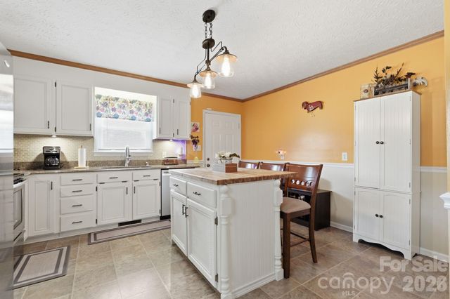 189 Chestnut Grove Road, Statesville, NC 28625